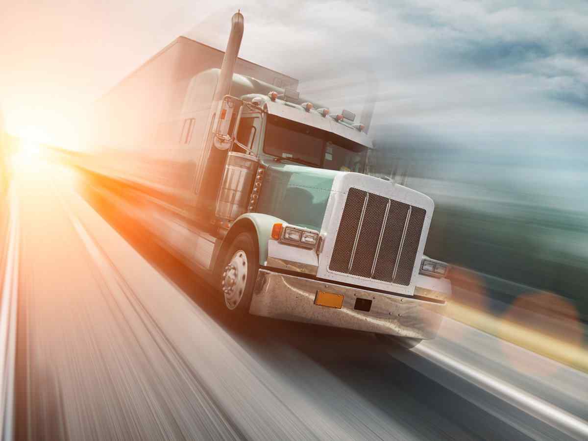 https://logisticology.co.uk/wp-content/uploads/2017/08/inner_big_trucks_08.jpg